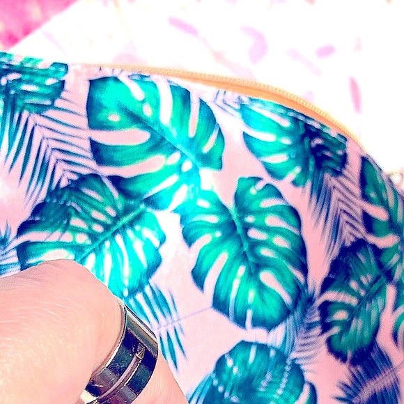 🪸🆕»- IPSY AUGUST -»🏝Summer-LÖVE Pink+Coral🪸Palm Leaves+Golden Zipper Handle - Picture 4 of 12